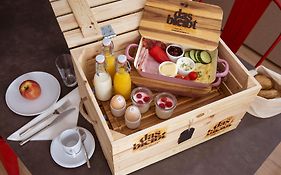 das bleibt Alpine Suites family&sports hotel